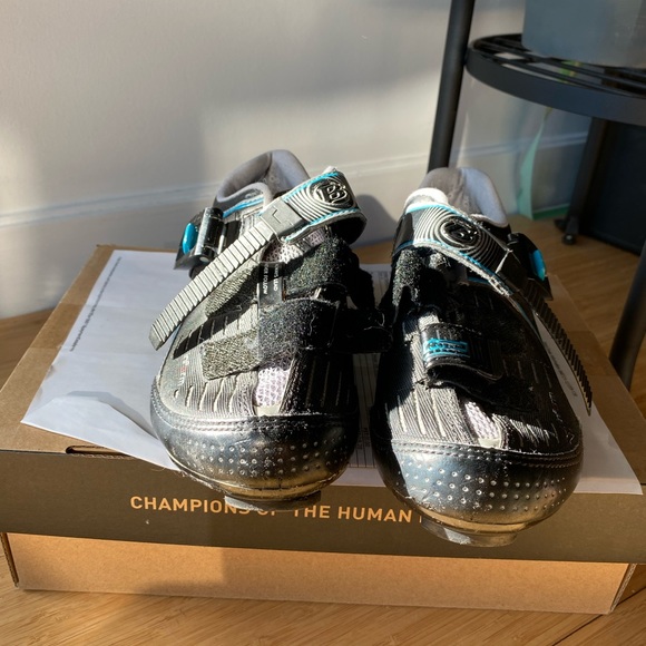 Women’s 6.5 US cycling shoes - Picture 2 of 5